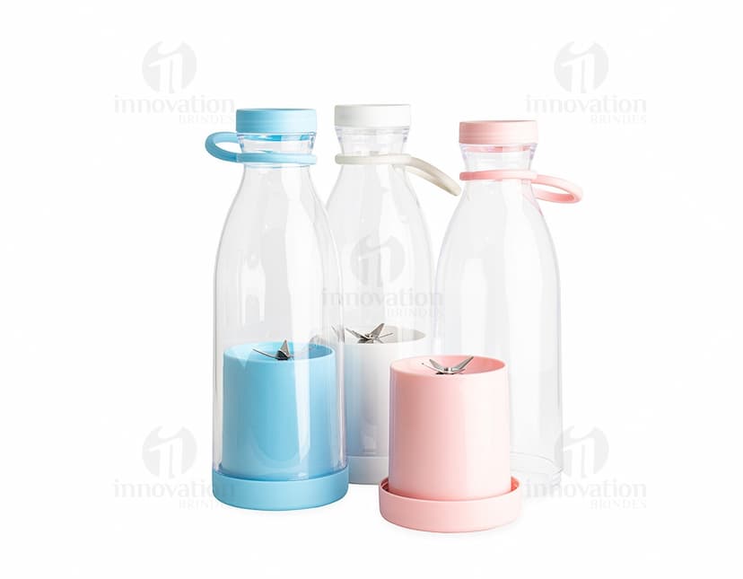 Garrafa com misturador de 380ml na cor verde.