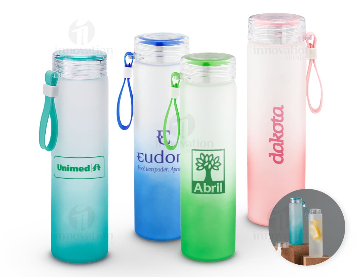 Borosilicate glass squeeze with a capacity of 470ml.