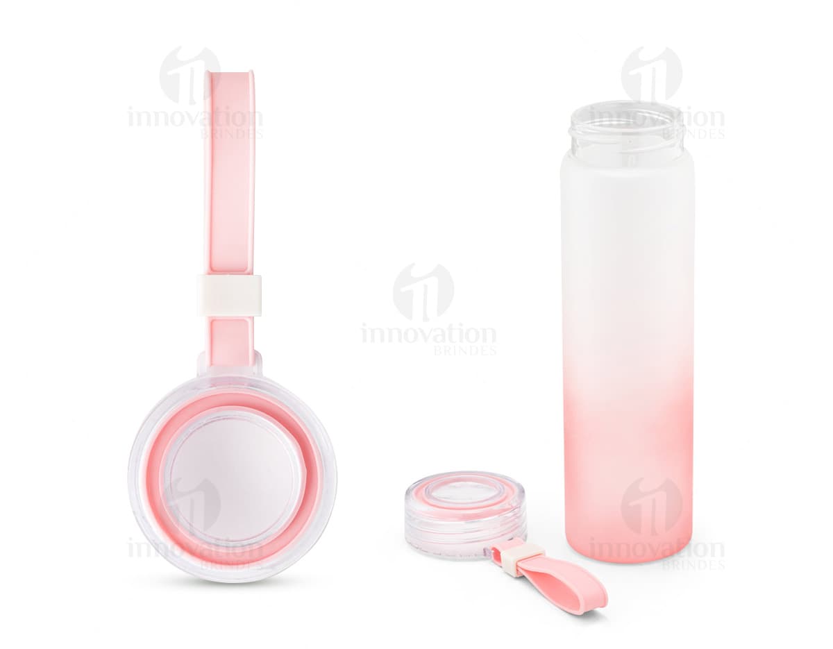 Borosilicate glass squeeze with a capacity of 470ml.