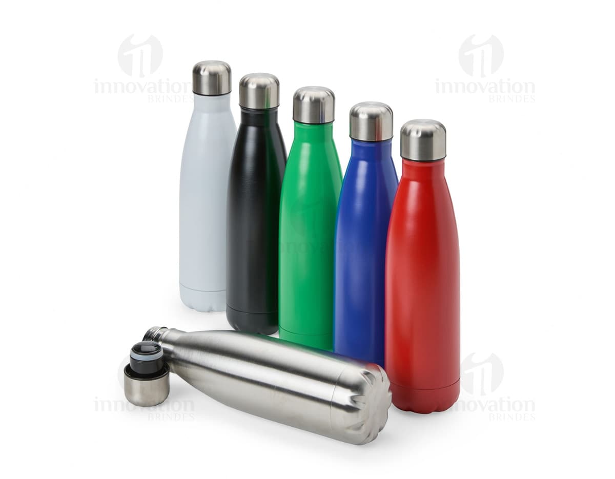 Garrafa Térmica Inox 500ml na cor prata, isolada em fundo branco.