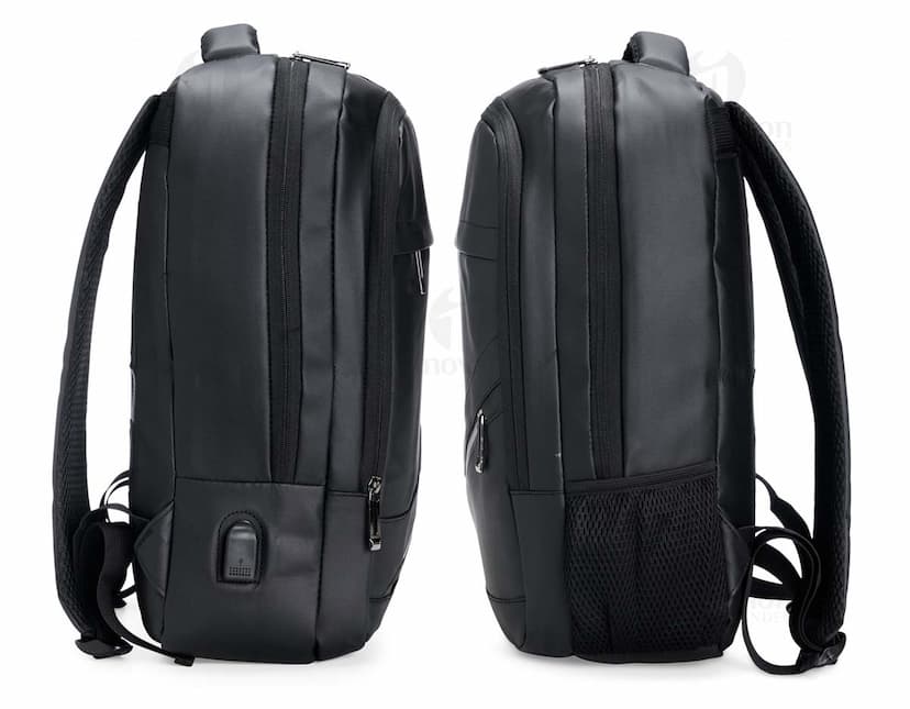 Mochila Couro Sintético 18 Litros em cor marrom escuro, possui alças ajustáveis e fecho com zíper. Ideal para uso diário ou viagens.