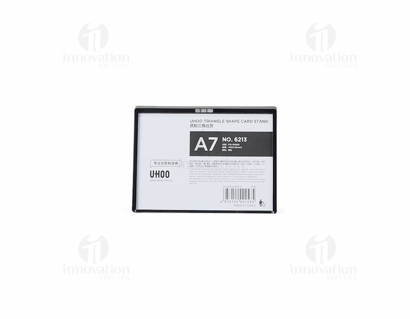 Expositor Porta Retrato A7 em formato horizontal com capacidade para fotos no tamanho A7. Cor preta com moldura simples e elegante. Ideal para decorar ambientes de forma discreta e sofisticada.