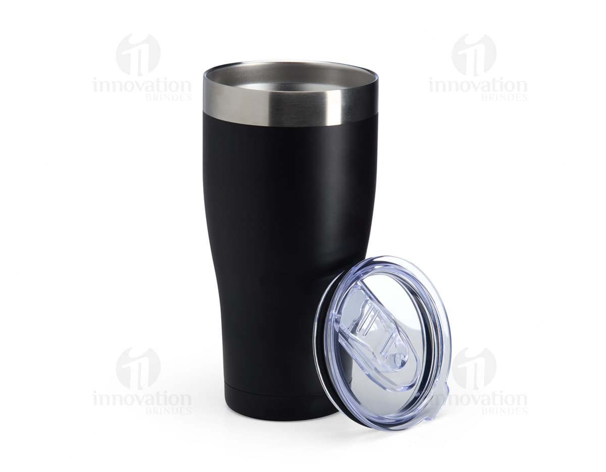 Copo térmico de 880ml em cor branca, com tampa e alça, ideal para manter a temperatura de bebidas quentes ou frias por mais tempo.