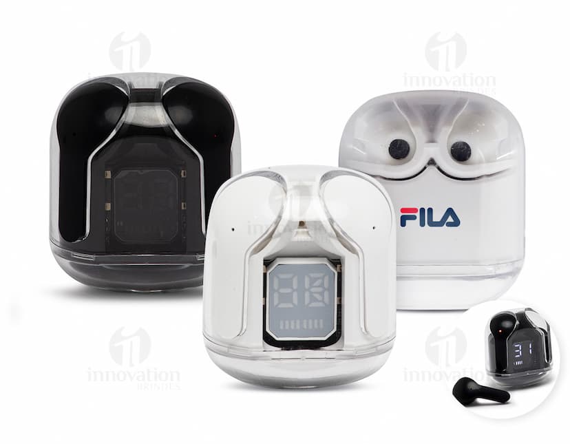 Fone de ouvido Bluetooth com case preto e elegante em fundo branco.