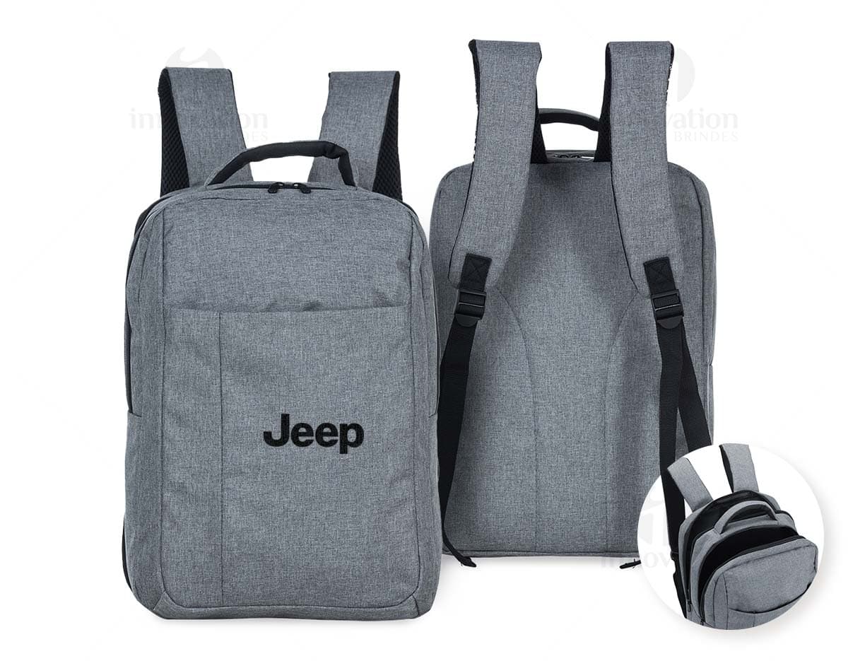 Mochila Nylon preta com vários compartimentos e alças acolchoadas.