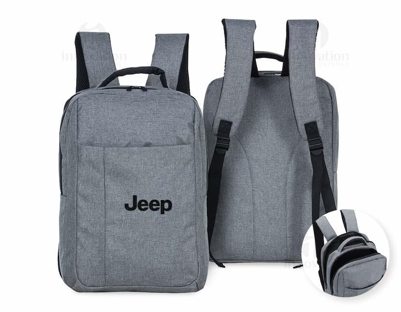 Mochila Nylon preta com vários compartimentos e alças acolchoadas.