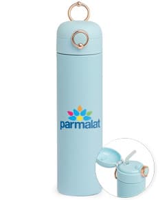 Garrafa Térmica 500ml em design moderno e clean. Feita de plástico transparente, com tampa preta e metalizada. Ícone de cuidado e saúde, ideal para manter a bebida quente ou fria.