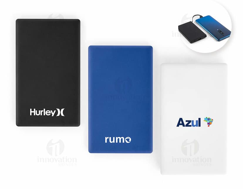 Bateria portátil de cor preta, design moderno e compacto. Feita de plástico, ideal para armazenar dados e informações em dispositivos eletrônicos como notebooks e computadores. Oferece mobilidade e praticidade para uso no escritório, em casa ou em viagens.