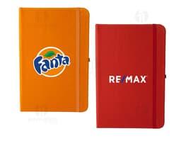 Caderneta em Couro Sintético com papel em branco, design vintage e textura grunge. Possui espaço para notas, mensagens e