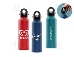 Botella térmica de 620ml, ideal para almacenar líquidos como agua, jugos o tés. Fabricada con material resistente y