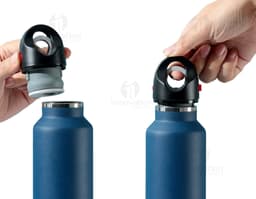 Botella térmica de 620ml, ideal para almacenar líquidos como agua, jugos o tés. Fabricada con material resistente y