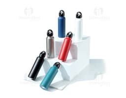 Botella térmica de 620ml, ideal para almacenar líquidos como agua, jugos o tés. Fabricada con material resistente y