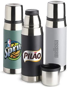 Garrafa térmica de 500ml em aço inoxidável preto e prateado, com design elegante e brilhante. Ideal para manter líquidos quentes ou frios por horas, perfeito para viagens, trabalho ou academia. Toiletry bottle de alta qualidade, resistente e fácil de limpar.
