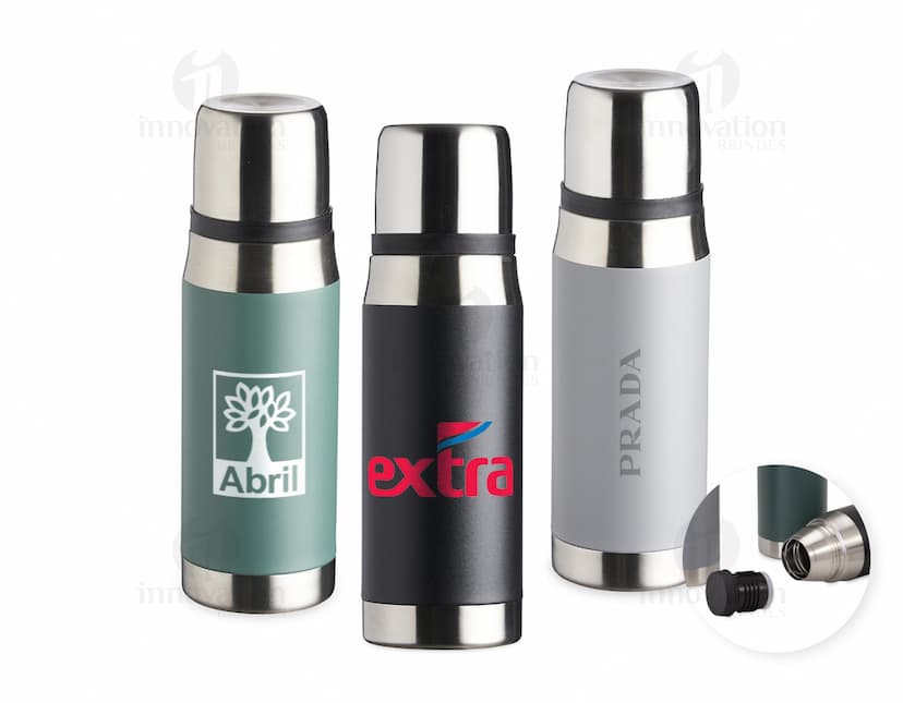 Garrafa térmica de 500ml em aço inoxidável preto e prateado, com design elegante e brilhante. Ideal para manter líquidos quentes ou frios por horas, perfeito para viagens, trabalho ou academia. Toiletry bottle de alta qualidade, resistente e fácil de limpar.