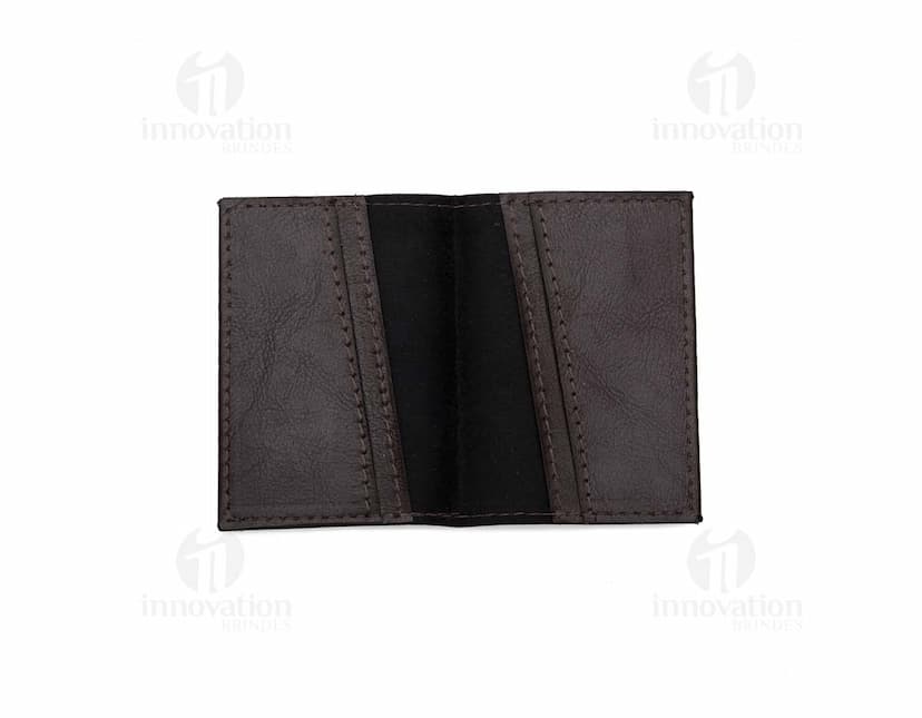 Bolsa de couro preto, objeto de negócios, carteira, bolsa, bolsa, moda casual, papel, dinheiro, tecido, denim, jaqueta, jeans, botão, estilo, textura, material, riqueza, escritório, calça de algodão, varejo, sucesso, acessório de material animal, masculino, venda, comprar, pagando, presente, arquivo, cartão, detalhe, empresário, armazenamento, tecnologia, aberto, documentar, nota, cor, pasta, dinheiro, elegância.