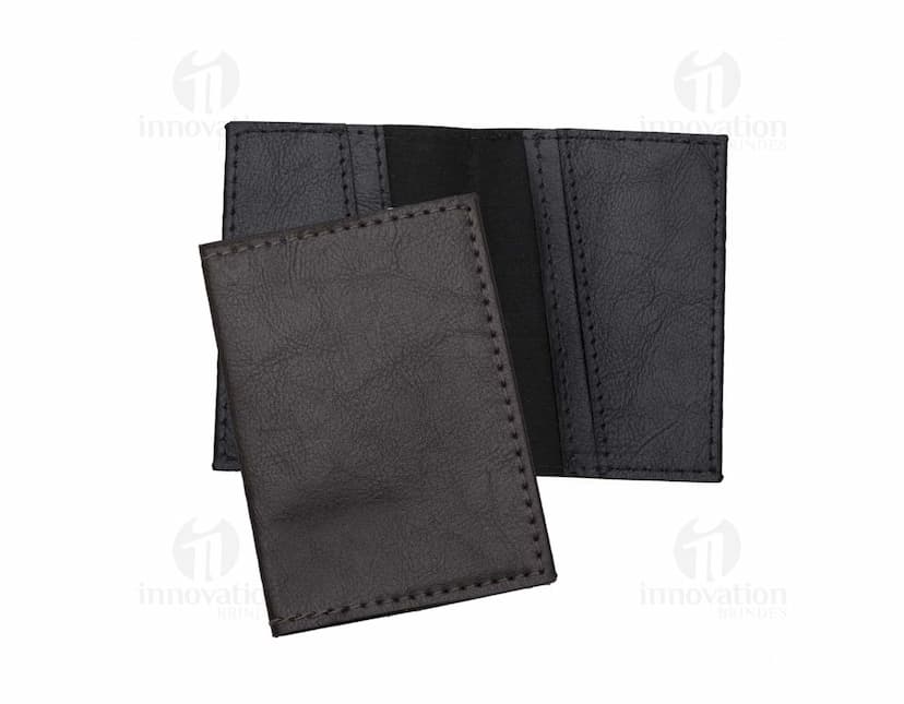 Bolsa de couro preto, objeto de negócios, carteira, bolsa, bolsa, moda casual, papel, dinheiro, tecido, denim, jaqueta, jeans, botão, estilo, textura, material, riqueza, escritório, calça de algodão, varejo, sucesso, acessório de material animal, masculino, venda, comprar, pagando, presente, arquivo, cartão, detalhe, empresário, armazenamento, tecnologia, aberto, documentar, nota, cor, pasta, dinheiro, elegância.