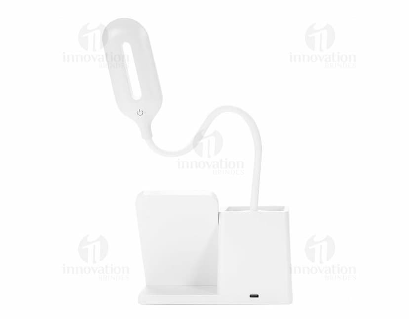 Luminária LED Multifuncional: Imagem de papel em branco, com design vazio de escritório contendo elementos gráficos como ícones, símbolos e espaço em branco para escrever mensagens ou notas. A imagem inclui objetos de escrita como notebook, envelope, post it, cartão e etiqueta, com um estilo moderno e educativo. Cores predominantes são o rosa, prateado e metalizado, com reflexos brilhantes.