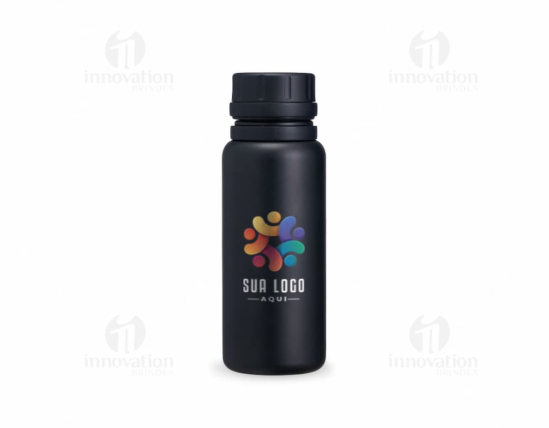 Garrafa Térmica 600ml de cor marrom transparente, feita de plástico, com tampa e design simples. Ideal para armazenar líquidos quentes ou frios para manter a temperatura por mais tempo.