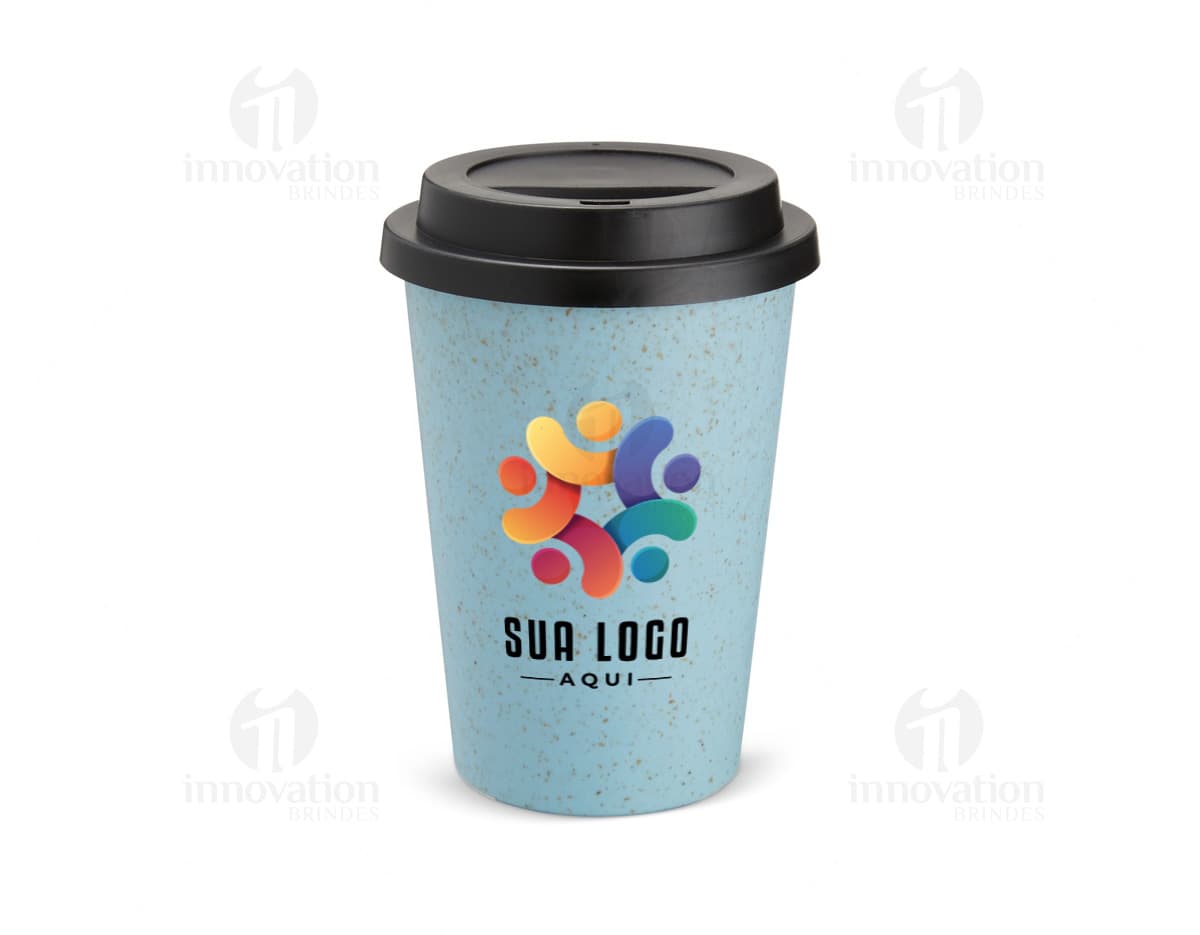 Copo de fibra de arroz de 450ml em cor marrom, feito de material sustentável. O copo está vazio e sobre uma mesa brilhante, com reflexo visível na superfície. O design é moderno e resistente, ideal para bebidas quentes ou frias.