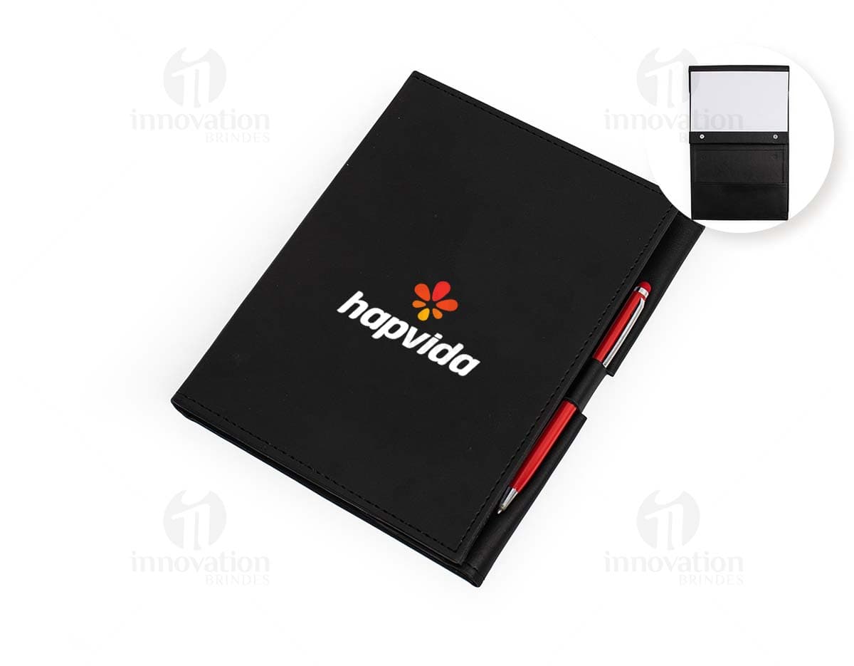Caderneta com suporte preta contendo notebook, livro, equipamentos, gravador, fichário, papel, escritório, documento, em branco, negócios, página, cobertura de proteção, nota, vazio, mensagem, disco magnético, objeto, tecnologia, cobertura, dispositivo, bloco, disquete, lembrete, fechar, computador, educação, preto, dados, diário, dispositivo de memória, informação, ninguém, escrever, capa, disco, segurança, carta, armazenamento, mídia, passaporte, aberto, design, único, pessoal, antigo, escrita, livro didático, unidade de disco, memorando, cópia, disco rígido, texto, memorando, eletrônico, chip, plástico, retrô, visto, capa dura, literatura, identidade, caneta, 3D, viagem, finanças, cor, estojo, escola, detalhe, microprocessador, unidade central de processamento, bloco de notas, organizador, lista, disco, ler, notar, encadernação, comunicação, folha, aprendizado, estudo, número, estilo, metal.