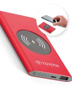 Power Bank Wireless em alumínio, um dispositivo tecnológico de comunicação móvel para negócios. Equipamento com tela, teclado e botões, moderno e portátil. Conexão sem fio, armazenamento de energia, design elegante e resistente.