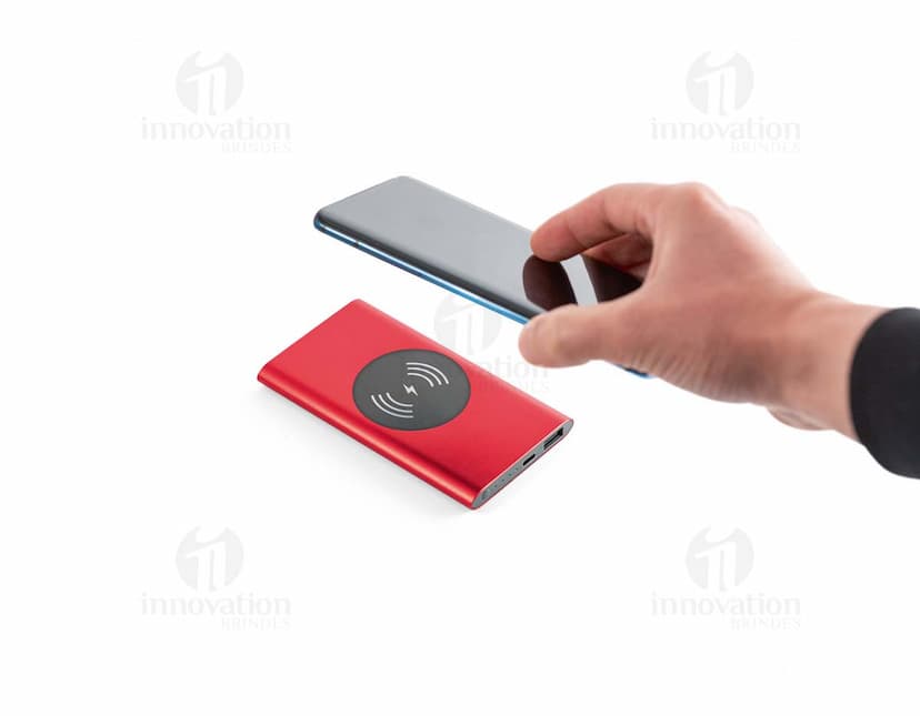 Power Bank Wireless em alumínio, um dispositivo tecnológico de comunicação móvel para negócios. Equipamento com tela, teclado e botões, moderno e portátil. Conexão sem fio, armazenamento de energia, design elegante e resistente.