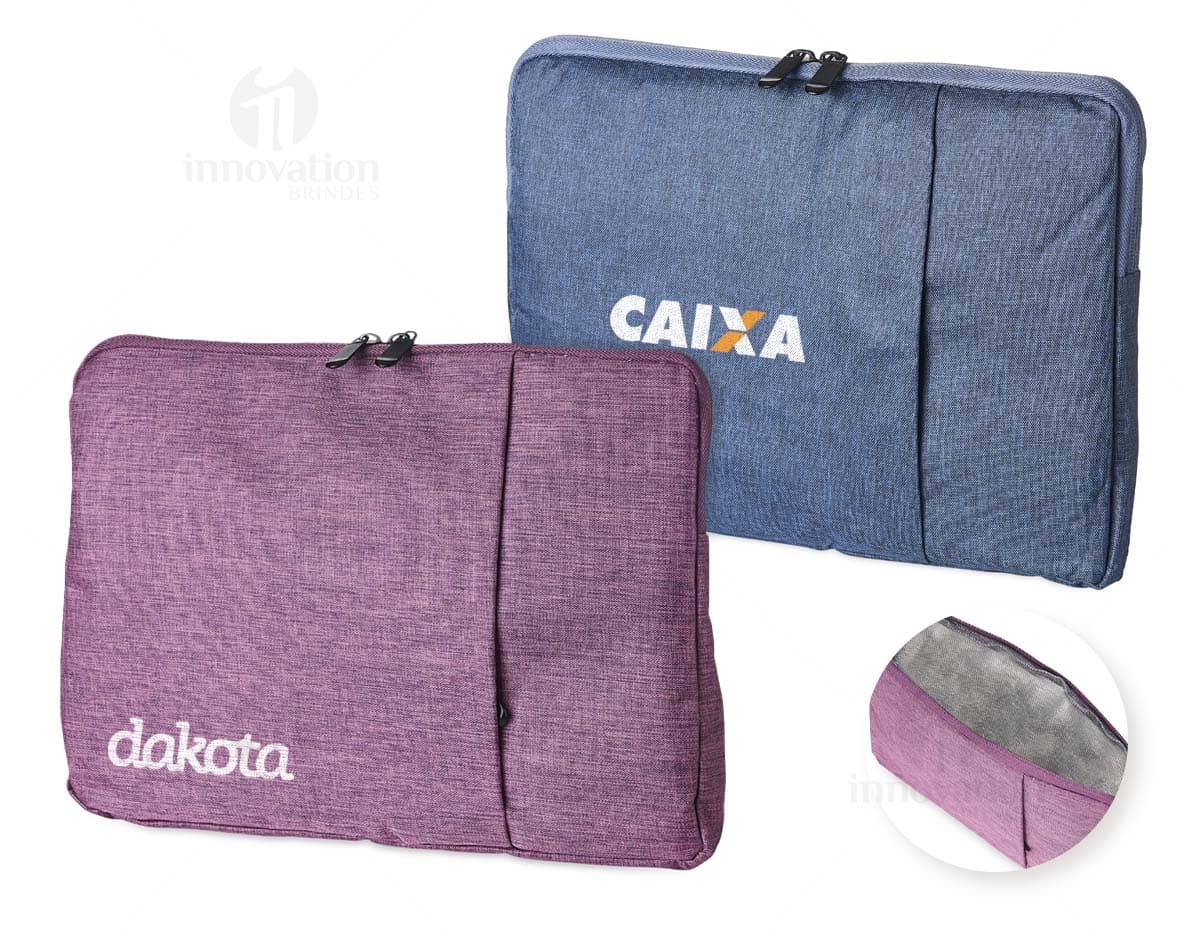 Pasta para Tablet 12,4 preta e moderna, feita de couro, com alça e zíper. Possui design elegante e é ideal para transportar seu tablet com estilo e segurança.