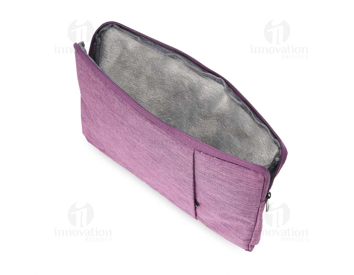 Pasta para Tablet 12,4 preta e moderna, feita de couro, com alça e zíper. Possui design elegante e é ideal para transportar seu tablet com estilo e segurança.