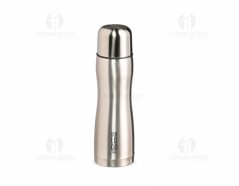 Garrafa térmica de aço inoxidável 500ml com design elegante e moderno. A garrafa possui um bocal para servir líquidos, com formato curvo e pontiagudo. Feita de material de alta qualidade, a garrafa mantém a bebida quente ou fria por um longo período de tempo. Perfeita para uso em casa, no restaurante, em festas ou em viagens.
