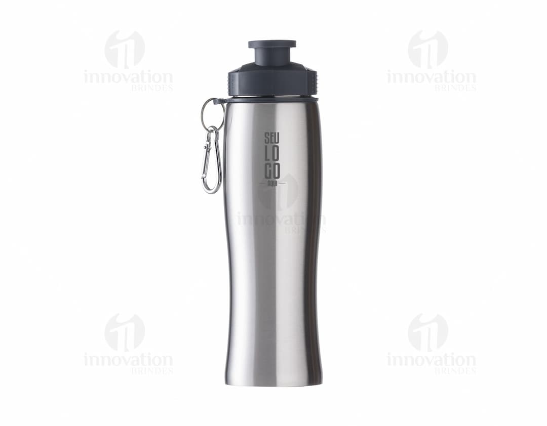 Squeeze Inox 750ml, em metal prateado, com tampa de plástico preto e detalhes em aço inoxidável. Equipamento de higiene e saúde, clean e shiny, com capacidade para líquidos, shape elegante e capacidade de spray.