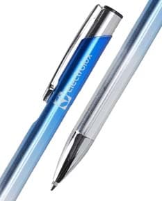 Caneta de metal prateada com design moderno e elegante. Ideal para uso em escritórios, escolas e negócios. Feita de metal e plástico, com tinta preta e ponta de metal. Perfeita para escrever, desenhar e destacar documentos.