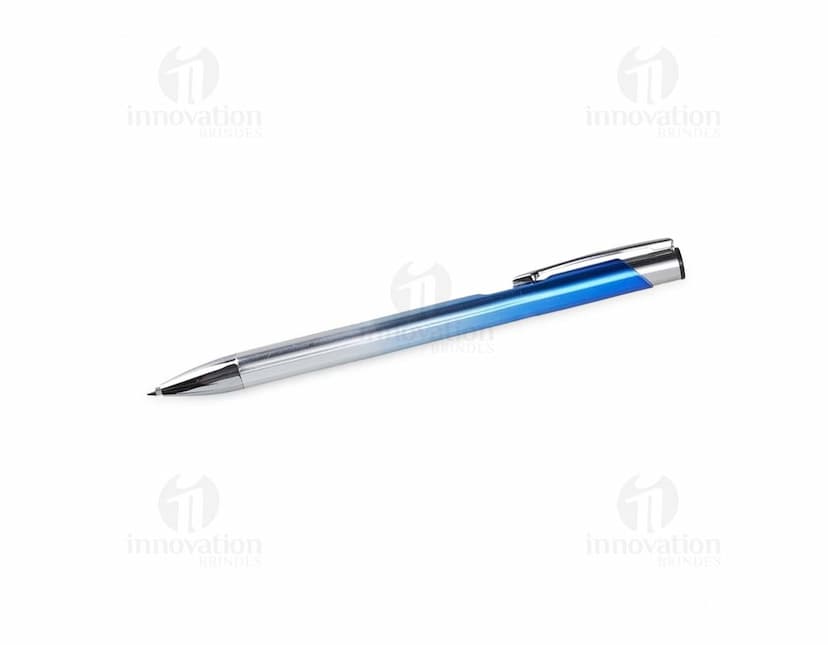 Caneta de metal prateada com design moderno e elegante. Ideal para uso em escritórios, escolas e negócios. Feita de metal e plástico, com tinta preta e ponta de metal. Perfeita para escrever, desenhar e destacar documentos.