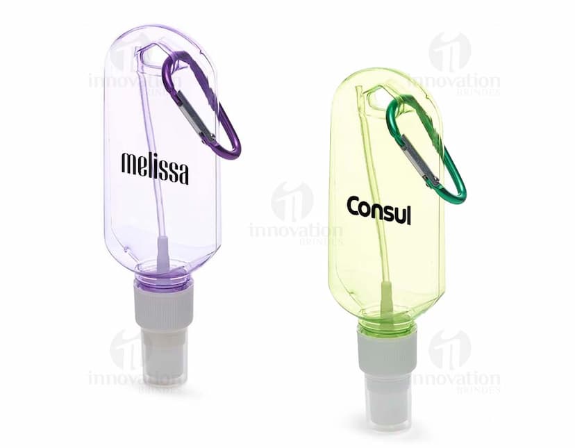 Frasco plástico de 100ml com mosquetão.