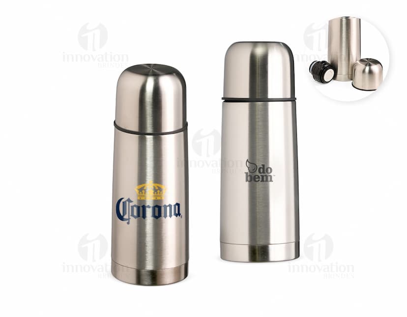 Garrafa Térmica Inox 500ml de cor prateada, com tampa rosqueável e alça para transporte.