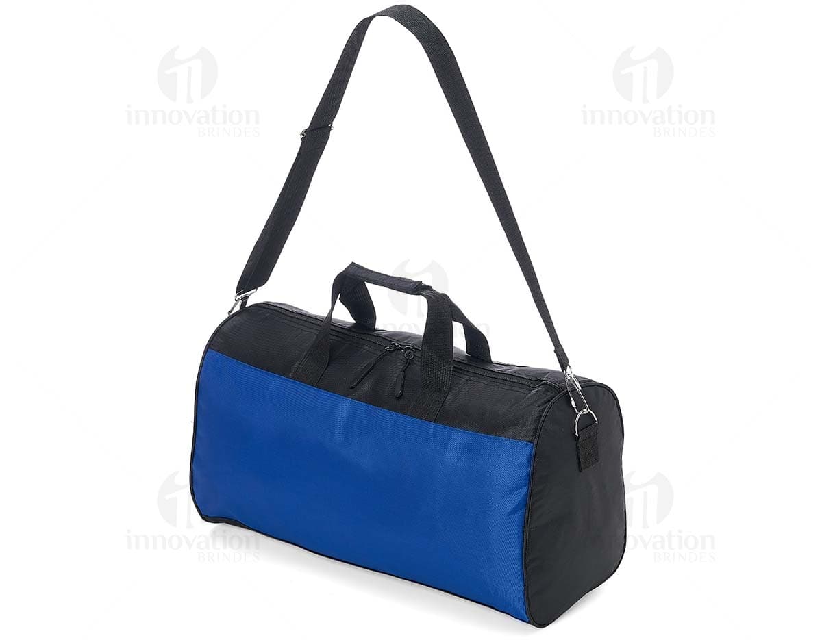 Bolsa Poliéster 26 Litros com alças e bolsos frontais em cor preta.