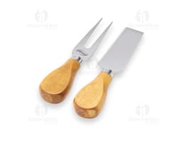 Kit Queijo 3 Peças em madeira, composto por faca, garfo e espátula para queijo.