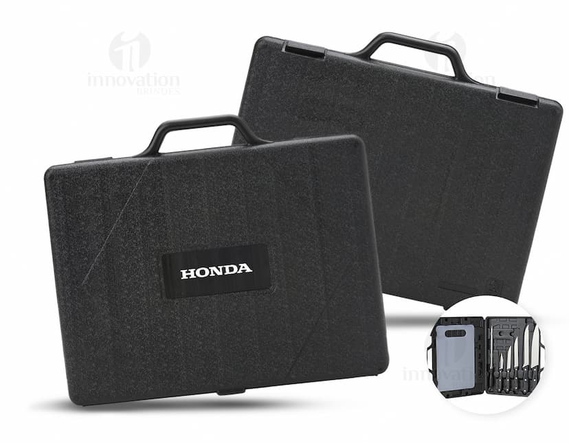 Kit Churrasco 7 Peças em aço inoxidável com maleta de transporte.