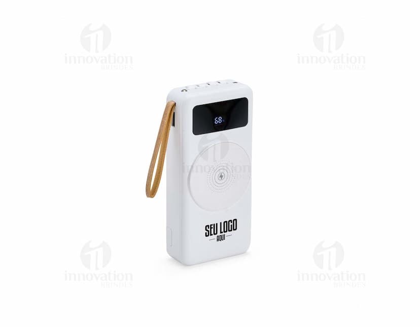Power Bank 20.000mAh preto com indicador de carga LED e duas portas USB para carregamento rápido.