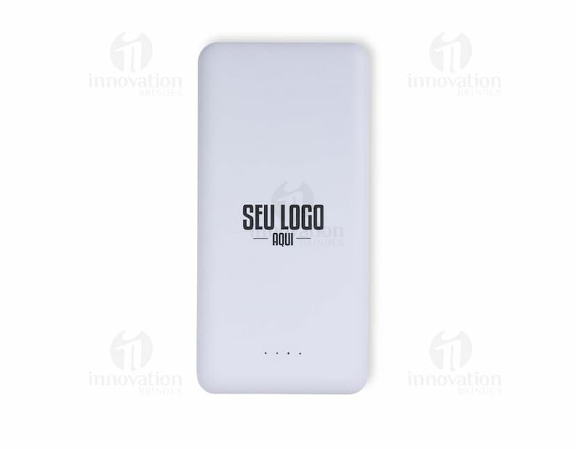 Power Bank 10.000mAh branco com indicador de carga e duas portas USB.