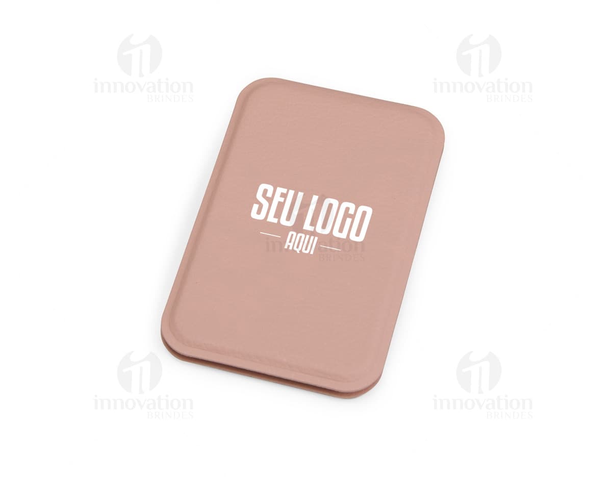 Espelho de Bolso em Couro Sintético, ideal para levar na bolsa e para retoques rápidos de maquiagem durante o dia.