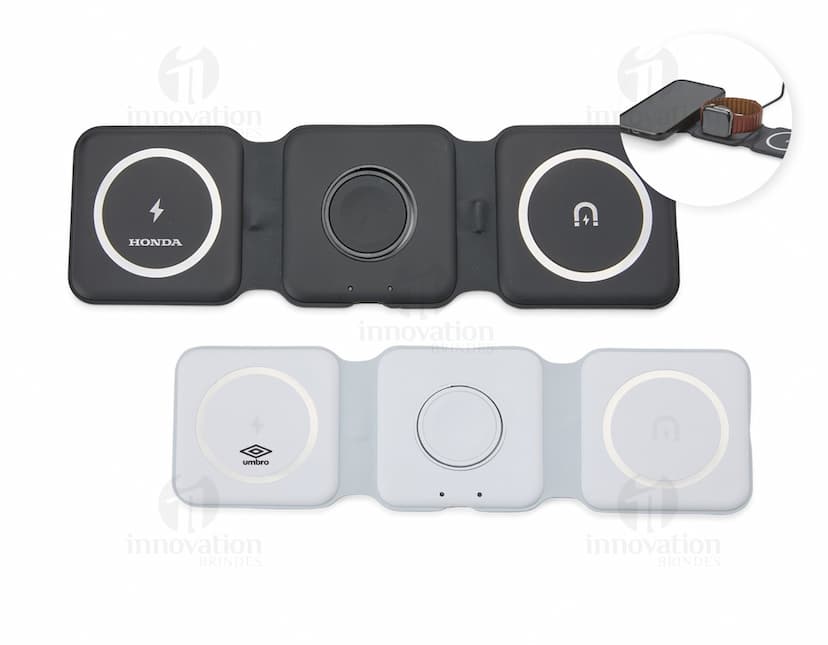 Carregador via Indução 3 em 1 em cor preta, com base para celular e smartwatch integradas.