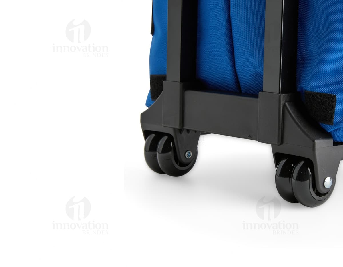 Bolsa Térmica 23L com Rodinhas em cor azul, ideal para transportar alimentos e bebidas de forma prática e mantendo a temperatura.