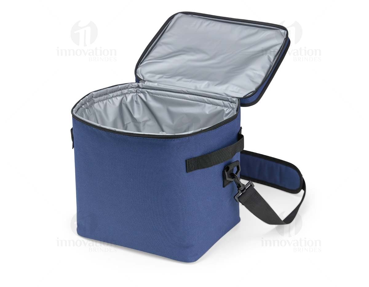 Bolsa térmica na cor azul de 15 litros de capacidade.