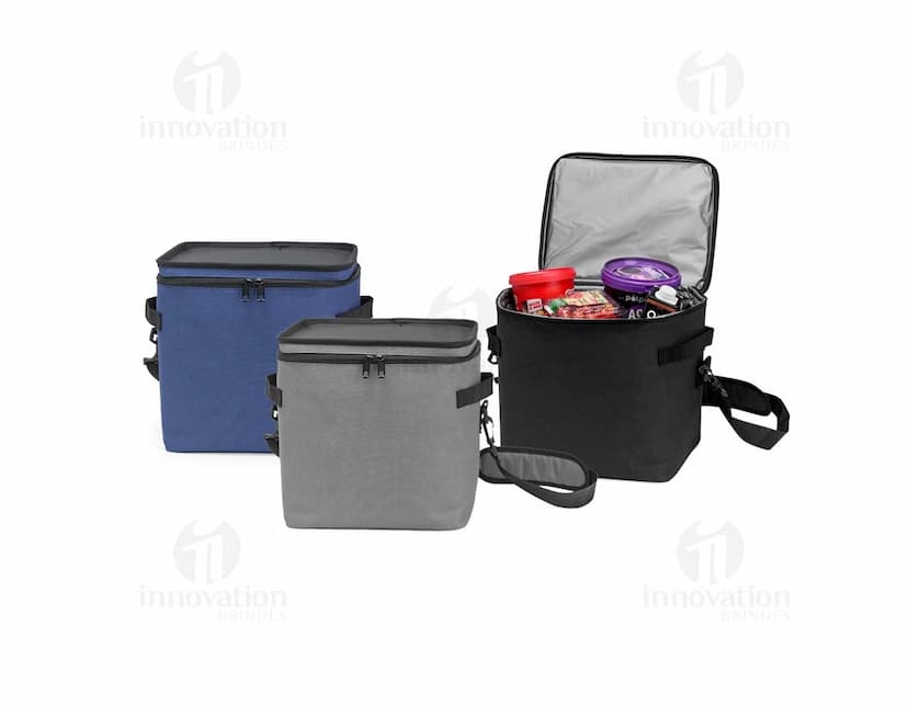 Bolsa térmica na cor azul de 15 litros de capacidade.
