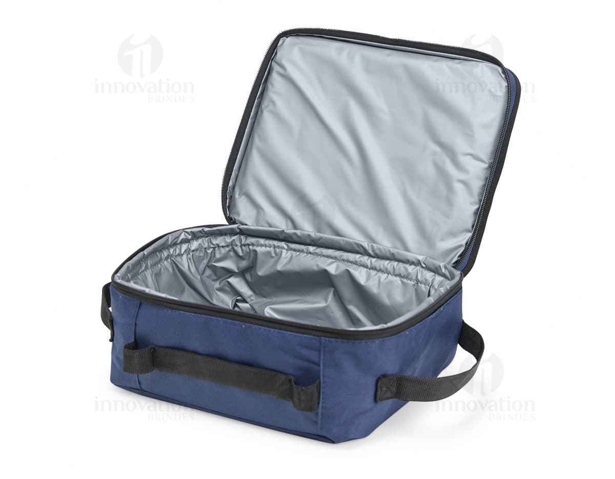 Bolsa térmica de 5 litros na cor azul, com alça de mão e fechamento em zíper. Ideal para transporte de alimentos e bebidas mantendo a temperatura.