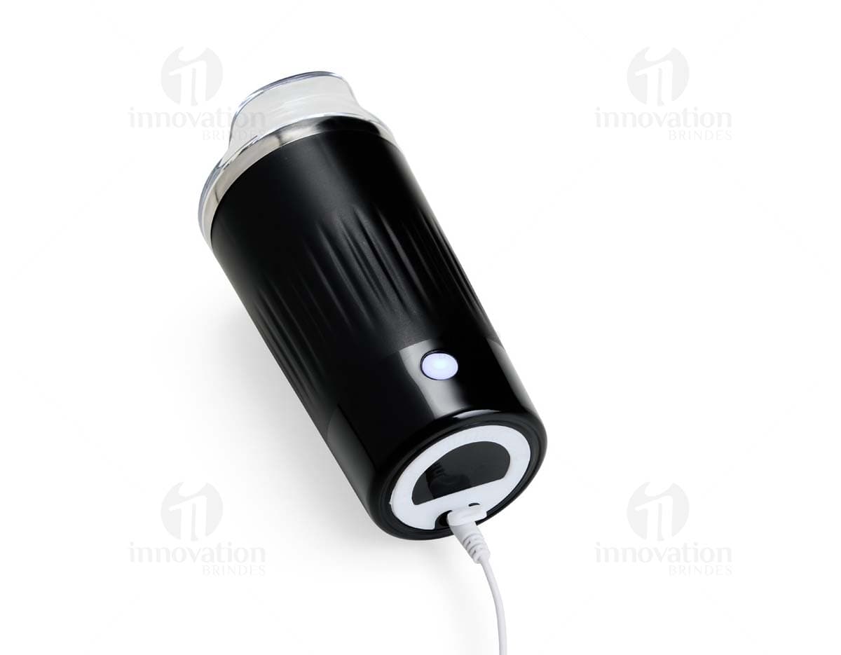 Copo transparente de 450ml com misturador embutido.
