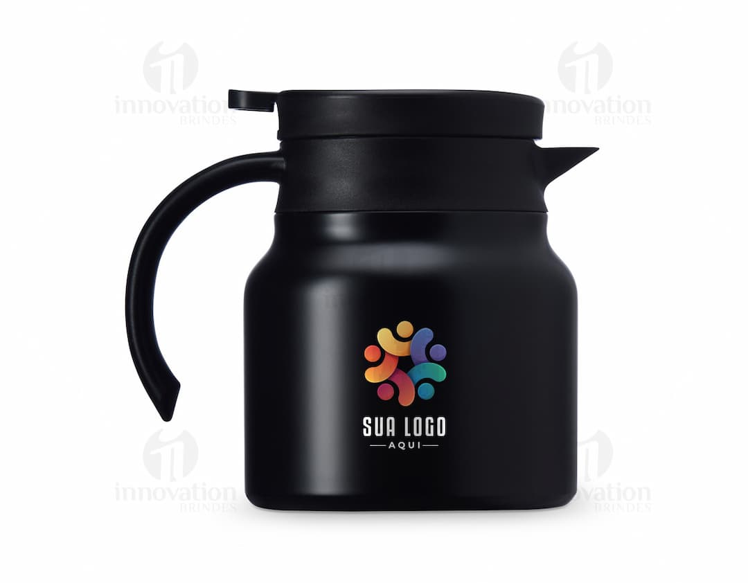 Chaleira Inox 750ml com Display LED em fundo branco.