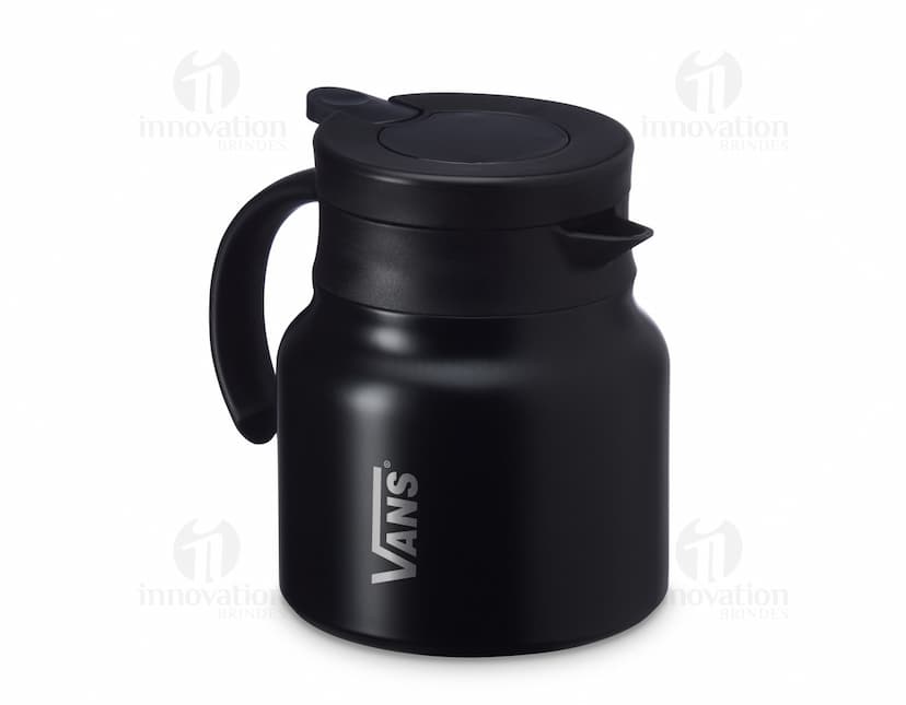 Chaleira Inox 750ml com Display LED em fundo branco.