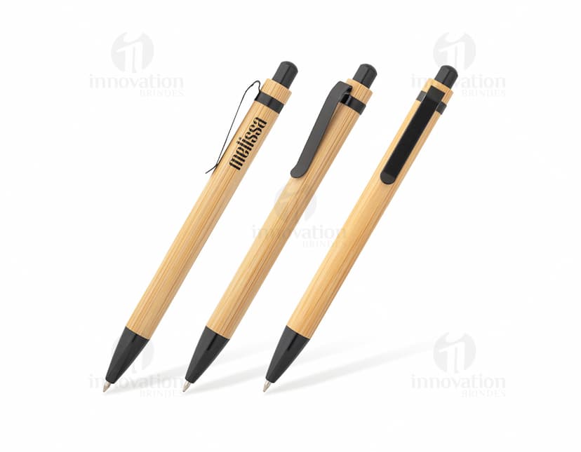 Kit de papelaria sustentável da marca Gaiman, composto por caderno, lápis e borracha, todos feitos com materiais reciclados.