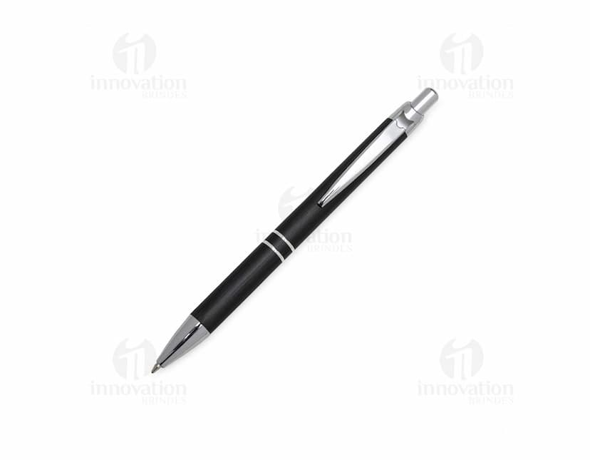 Caneta Metal em destaque sobre fundo branco.